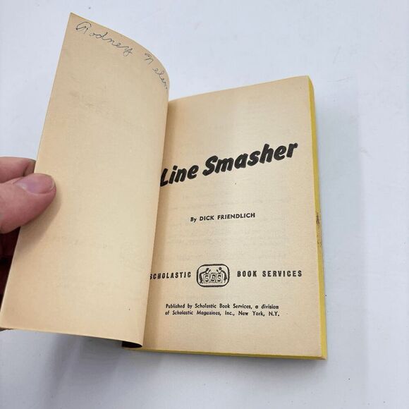 Line Smasher by Dick Friendlich 1963 Vintage Football Paperback MCM Scholastic - Picture 4 of 5